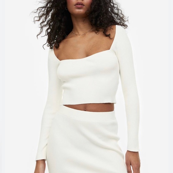 H&M Tops - Sweetheart Neck Ribbed Knit Top